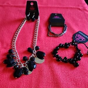 Paparazzi Black and Silver Necklace Set